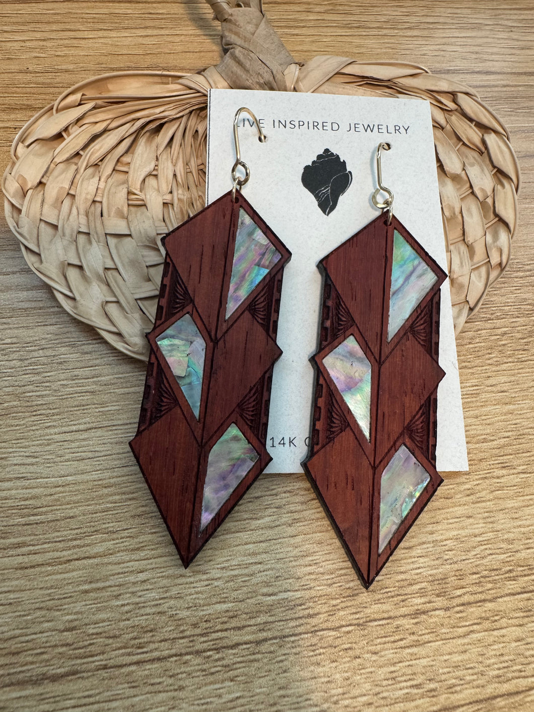 Spear (Padauk) rainbow shell