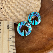 Load image into Gallery viewer, lingling-o stud earrings
