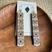 Load image into Gallery viewer, Kappi bar earrings
