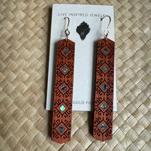 Load image into Gallery viewer, Kappi bar earrings
