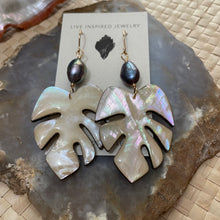 Load image into Gallery viewer, Monstera with blue freshwater pearls (white MOP)
