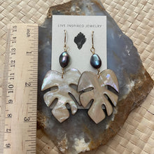 Load image into Gallery viewer, Monstera with blue freshwater pearls (white MOP)
