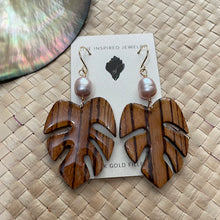 Load image into Gallery viewer, Monstera with pink pearls (zebra wood)
