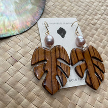 Load image into Gallery viewer, Monstera with pink pearls (zebra wood)
