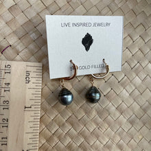 Load image into Gallery viewer, Tahitian Pearl Huggies
