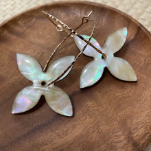 Load image into Gallery viewer, Pua hoops  (yellow mother of pearl )
