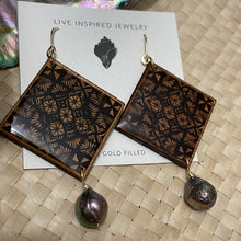 Load image into Gallery viewer, Tapa Earrings with freshwater pearls
