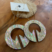 Load image into Gallery viewer, Linglingo  hoops (rainbow shell)
